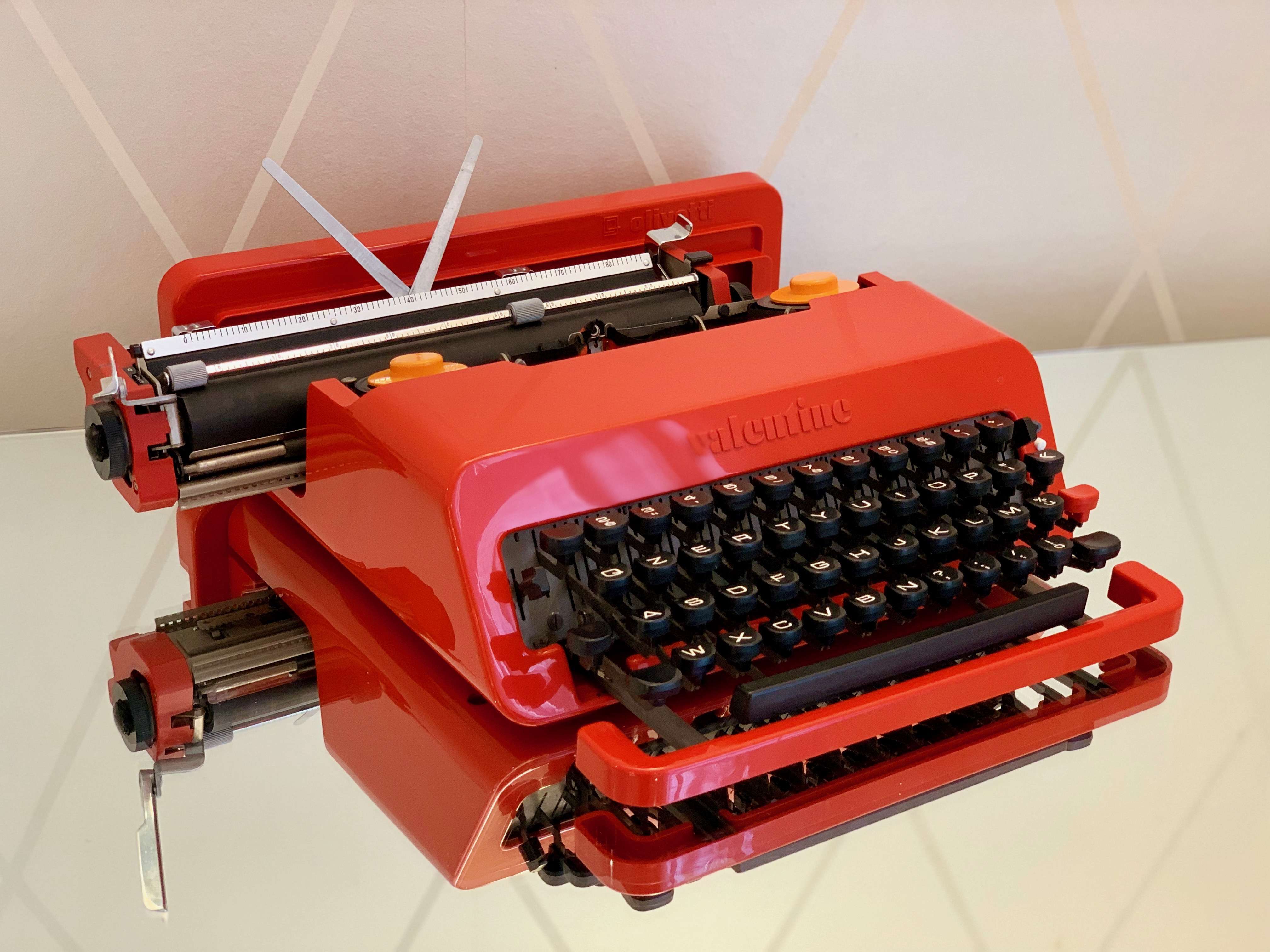 Macchina da scrivere Olivetti Valentine Vintage